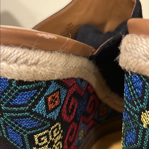 Nine West Black Color Wedge Peep-Toe Sandals - Picture 8 of 8